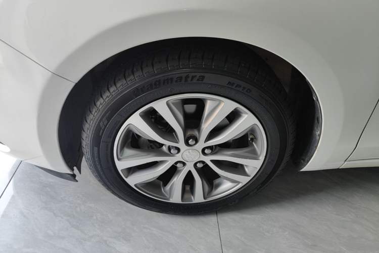 Used Buick GT 2019 18T Automatic Connected Elite Model China VI Standard Left Front Wheel Hub