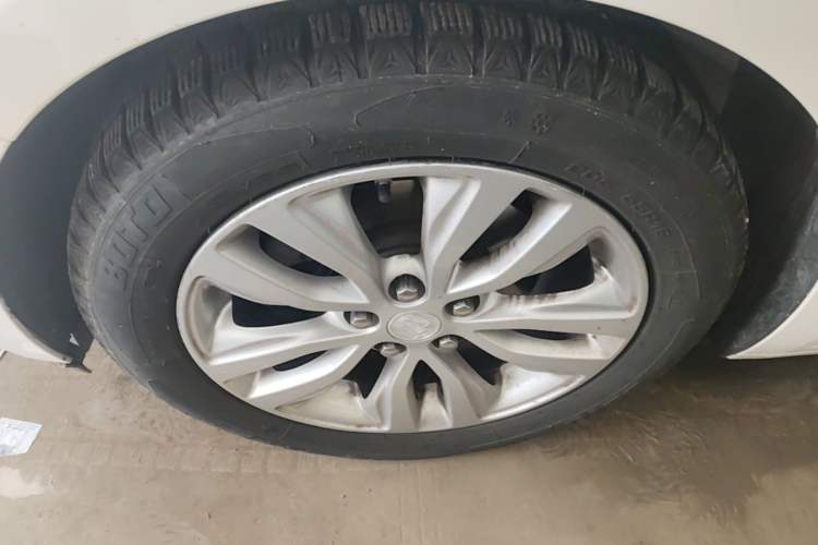Used Buick GT 2019 15T Dual-Clutch Connected Elite Model China VI Left Front Wheel Hub
