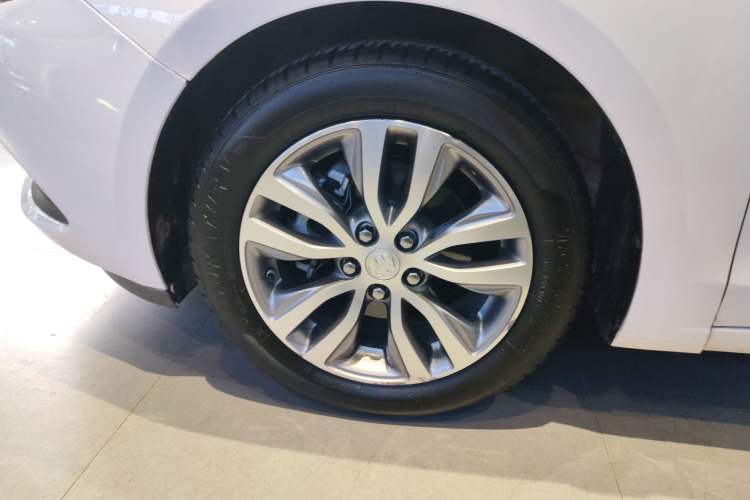 Used Buick GT 2019 18T Automatic Connected Elite Model China VI Standard Left Front Wheel Hub