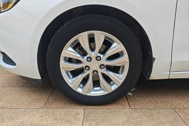 Used Buick GT 2019 15T Manual Elite Version China VI Standard Left Front Wheel Hub