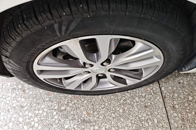 Used Buick GT 2019 18T Automatic Connected Elite Model China VI Standard Left Front Wheel Hub