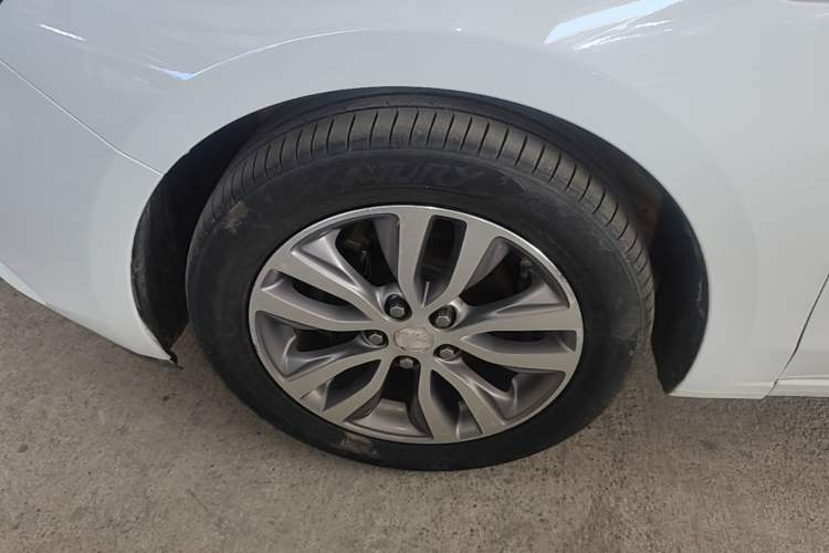 Used Buick GT 2019 18T Automatic Connected Elite Model China VI Standard Left Front Wheel Hub