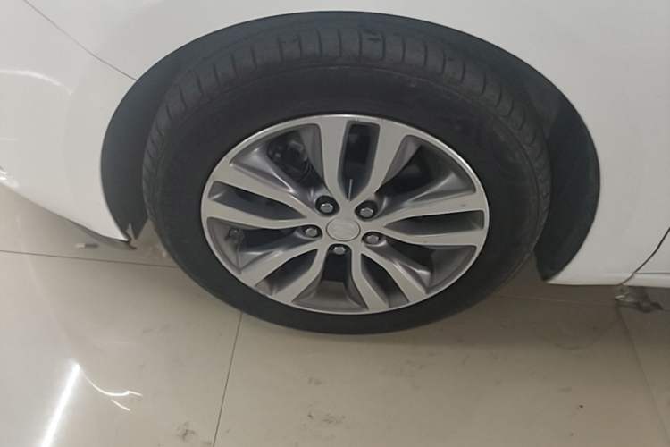 Used Buick GT 2019 18T Automatic Connected Elite Model China V Standard Left Front Wheel Hub
