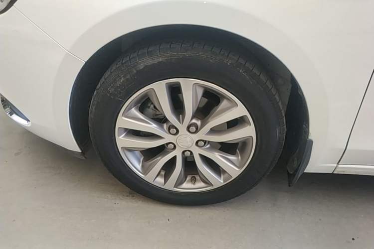 Used Buick GT 2019 18T Automatic Connected Elite Model China VI Standard Left Front Wheel Hub