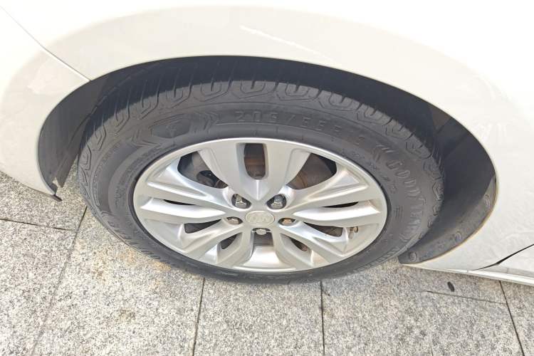 Used Buick GT 2019 15T Dual-Clutch Connected Elite Model China VI Left Front Wheel Hub