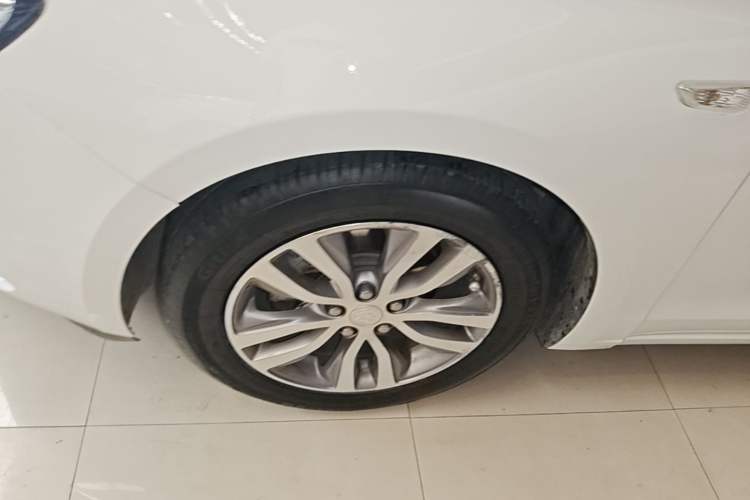 Used Buick GT 2019 18T Automatic Connected Elite Model China VI Standard Left Front Wheel Hub