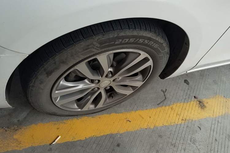 Used Buick GT 2019 18T Automatic Connected Elite Model China V Standard Left Front Wheel Hub
