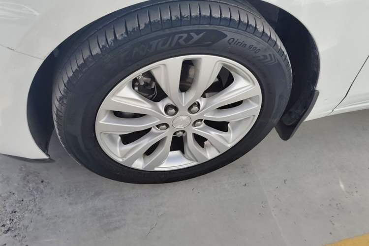 Used Buick GT 2019 15T Dual-Clutch Connected Elite Model China VI Left Front Wheel Hub