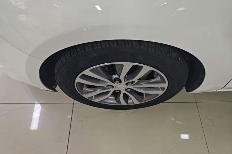 Used Buick GT 2019 18T Automatic Connected Elite Model China VI Standard Left Front Wheel Hub