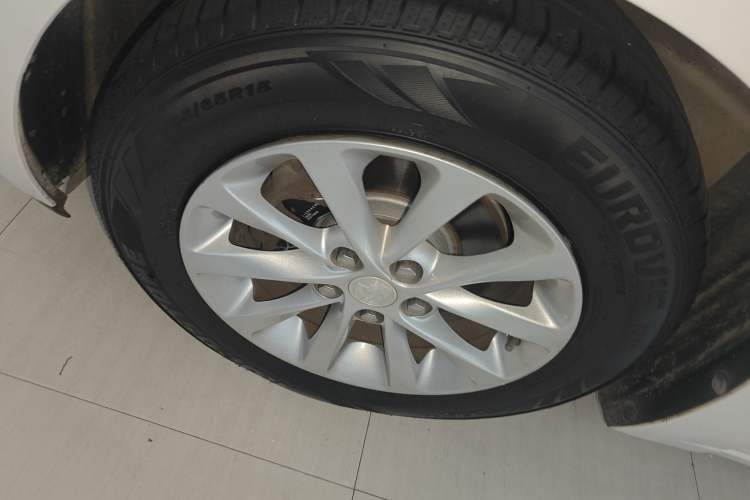 Used Buick GT 2019 15T Dual-Clutch Advanced Version China VI Standard Left Front Wheel Hub