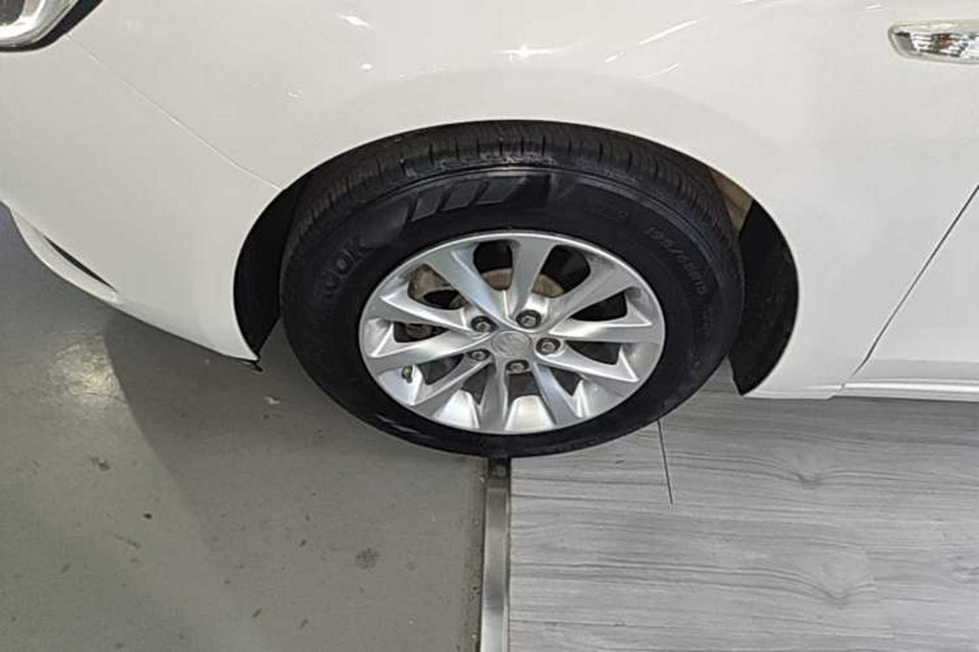 Used Buick GT 2019 15T Dual-Clutch Advanced Version China VI Standard Left Front Wheel Hub