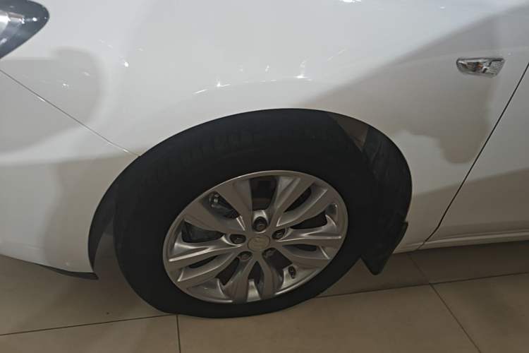 Used Buick GT 2019 15T Dual-Clutch Connected Elite Model China VI Left Front Wheel Hub