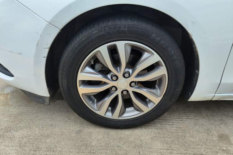 Used Buick GT 2019 18T Automatic Connected Elite Model China VI Standard Left Front Wheel Hub
