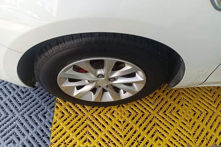 Used Buick GT 2019 15T Dual-Clutch Advanced Version China VI Standard Left Front Wheel Hub