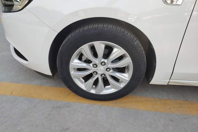 Used Buick GT 2019 15T Dual-Clutch Connected Elite Model China VI Left Front Wheel Hub