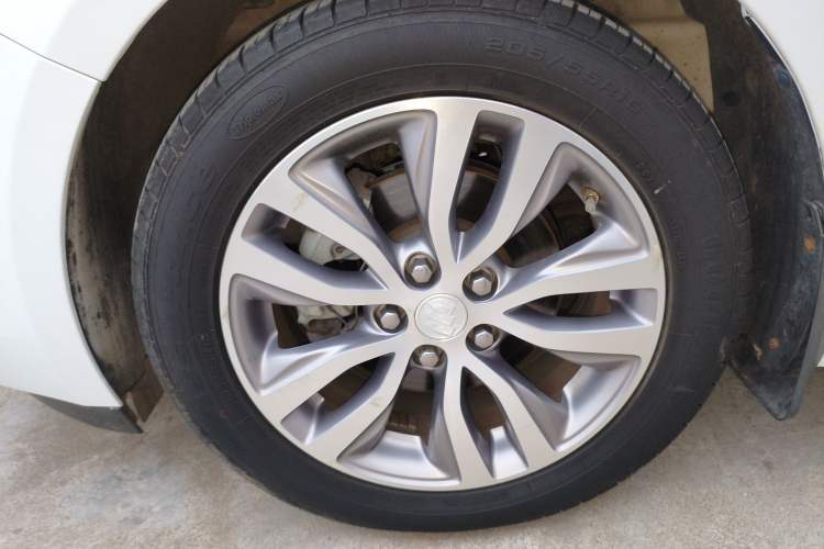 Used Buick GT 2019 18T Automatic Connected Elite Model China VI Standard Left Front Wheel Hub