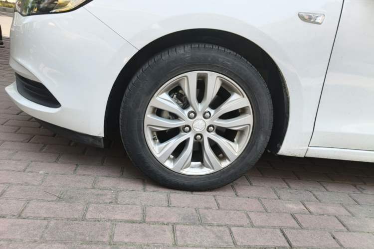 Used Buick GT 2019 15T Dual-Clutch Connected Elite Model China VI Left Front Wheel Hub