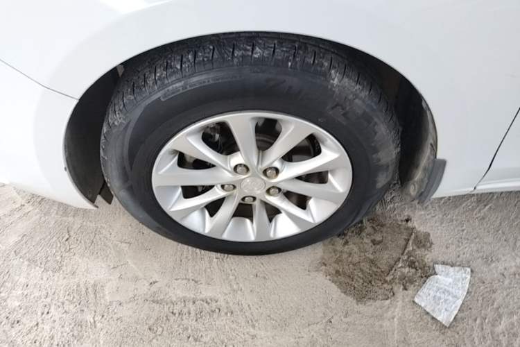 Used Buick GT 2019 15T Dual-Clutch Advanced Version China VI Standard Left Front Wheel Hub