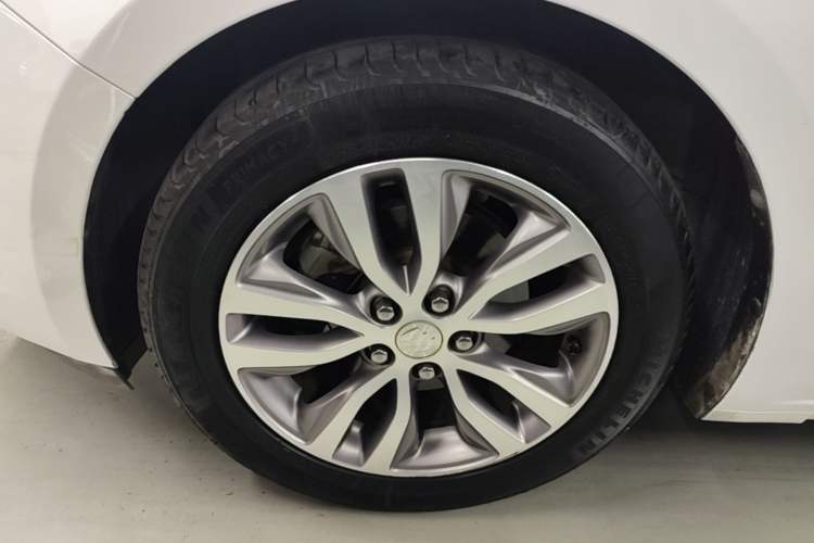 Used Buick GT 2019 18T Automatic Connected Elite Model China VI Standard Left Front Wheel Hub