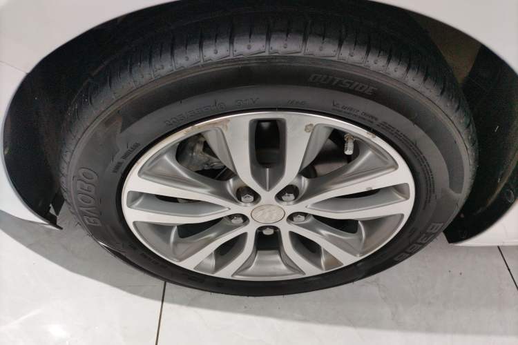 Used Buick GT 2019 18T Automatic Connected Flagship Version China V Standard Left Front Wheel Hub