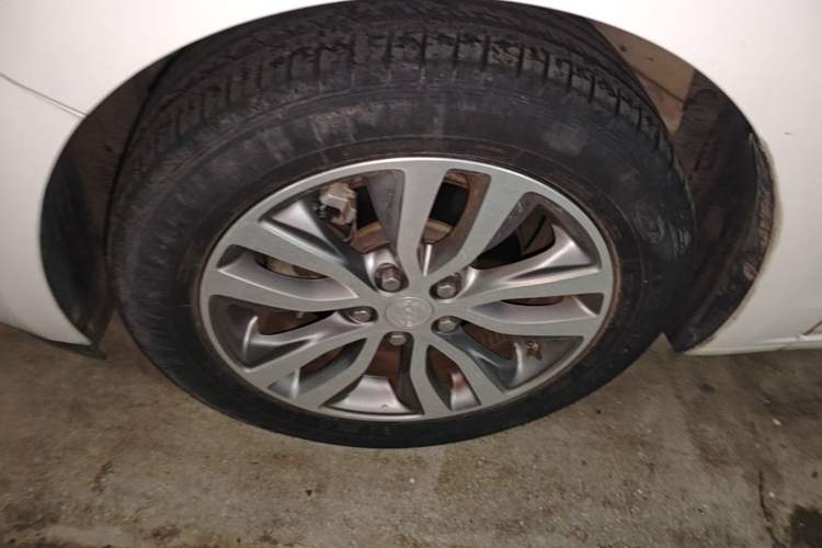 Used Buick GT 2019 18T Automatic Connected Elite Model China VI Standard Left Front Wheel Hub