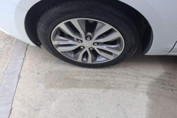 Used Buick GT 2019 18T Automatic Connected Elite Model China VI Standard Left Front Wheel Hub
