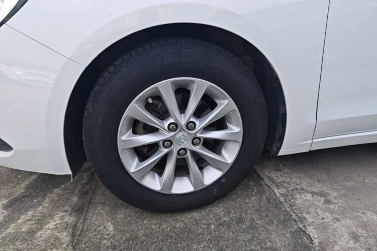 Used Buick GT 2019 15T Dual-Clutch Advanced Version China VI Standard Left Front Wheel Hub
