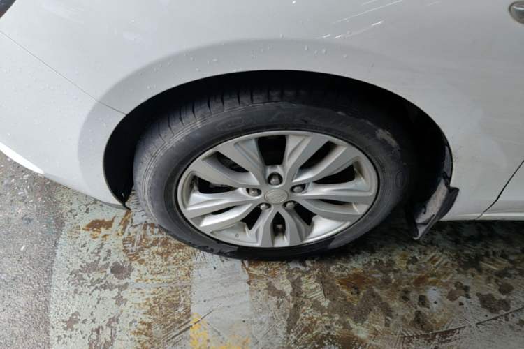 Used Buick GT 2019 15T Dual-Clutch Connected Elite Version China V Standard Left Front Wheel Hub