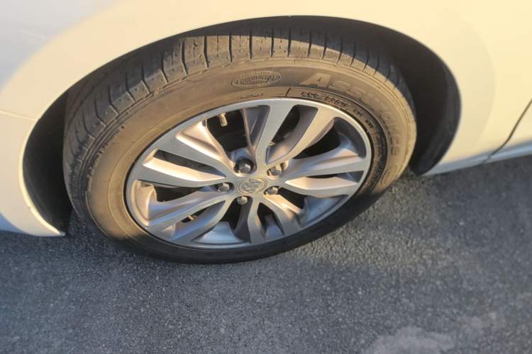 Used Buick GT 2019 18T Automatic Connected Elite Model China VI Standard Left Front Wheel Hub