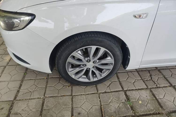 Used Buick GT 2019 18T Automatic Connected Elite Model China V Standard Left Front Wheel Hub
