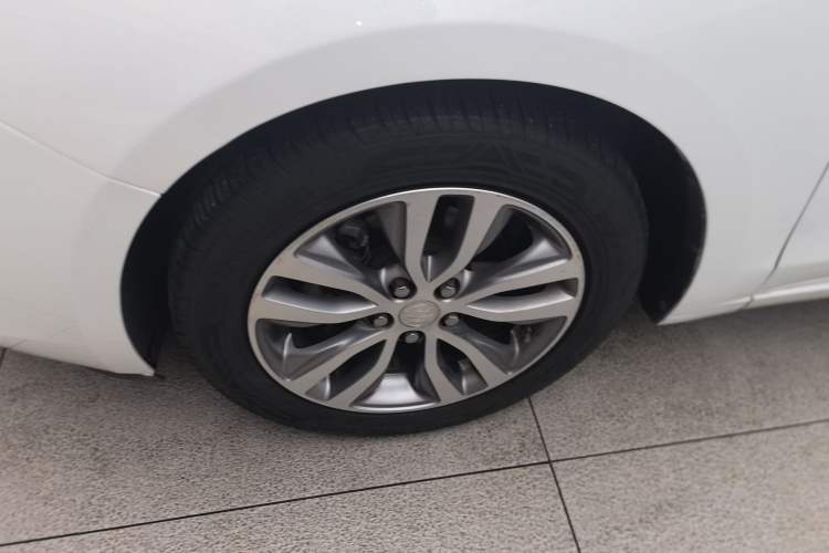 Used Buick GT 2019 18T Automatic Connected Elite Model China V Standard Left Front Wheel Hub