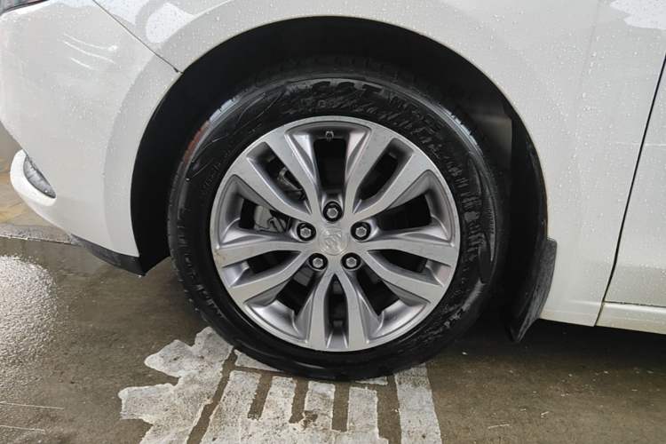 Used Buick GT 2019 18T Automatic Connected Elite Model China V Standard Left Front Wheel Hub