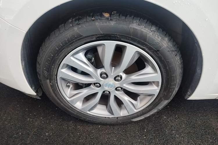 Used Buick GT 2019 18T Automatic Connected Elite Model China VI Standard Left Front Wheel Hub