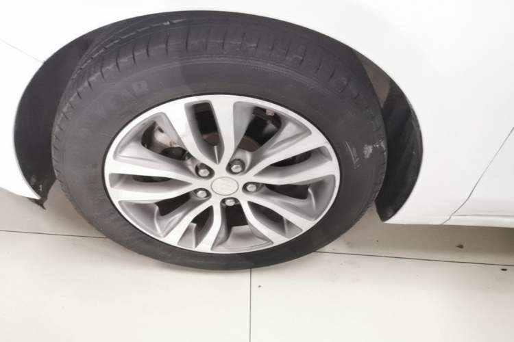 Used Buick GT 2019 18T Automatic Connected Elite Model China V Standard Left Front Wheel Hub