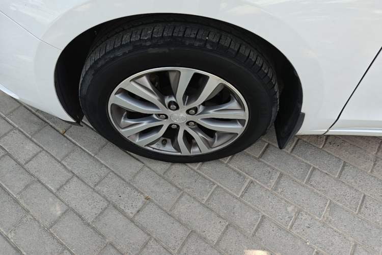 Used Buick GT 2019 18T Automatic Connected Elite Model China VI Standard Left Front Wheel Hub