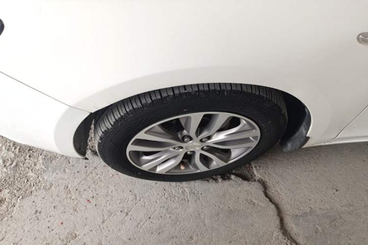 Used Buick GT 2019 18T Automatic Connected Elite Model China V Standard Left Front Wheel Hub