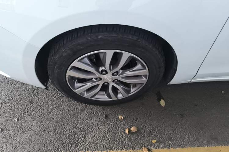 Used Buick GT 2019 18T Automatic Connected Elite Model China VI Standard Left Front Wheel Hub