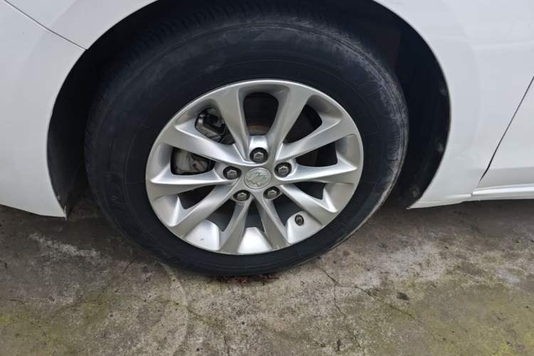 Used Buick GT 2019 15T Dual-Clutch Advanced Version China VI Standard Left Front Wheel Hub
