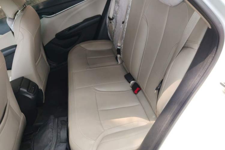 Used Buick GT 2019 15T Dual-Clutch Connected Elite Model China VI Left Rear Seat