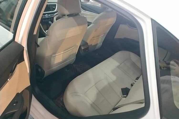 Used Buick GT 2019 15T Dual-Clutch Connected Elite Model China VI Left Rear Seat