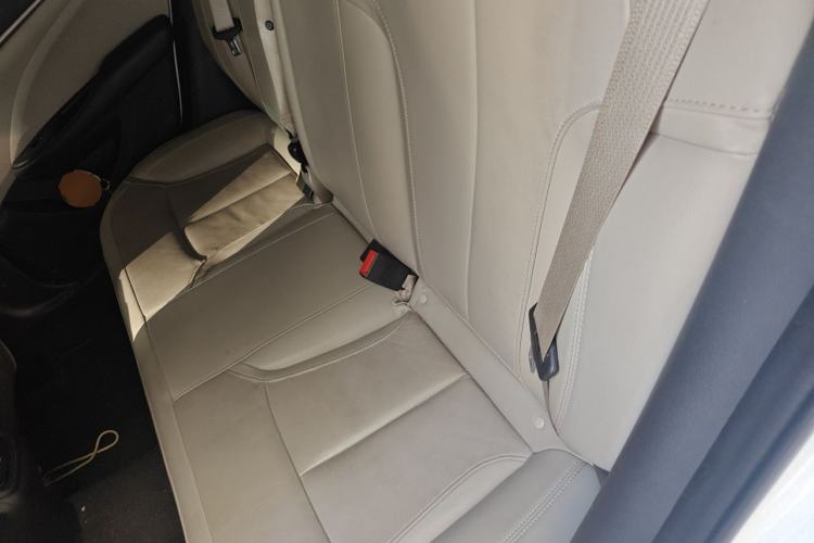 Used Buick GT 2019 15T Dual-Clutch Connected Elite Model China VI Left Rear Seat