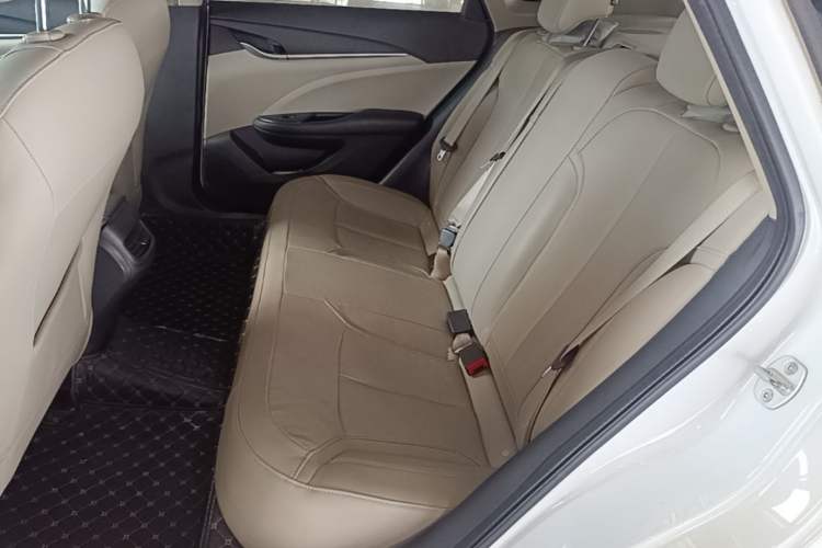 Used Buick GT 2019 15T Dual-Clutch Connected Elite Model China VI Left Rear Seat