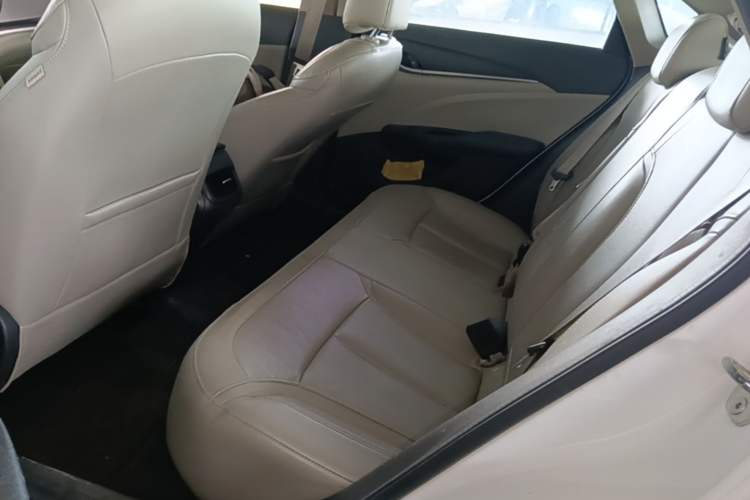 Used Buick GT 2019 15T Dual-Clutch Connected Elite Model China VI Left Rear Seat