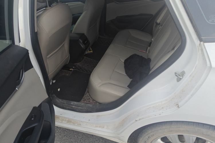 Used Buick GT 2019 15T Dual-Clutch Connected Elite Model China VI Left Rear Seat