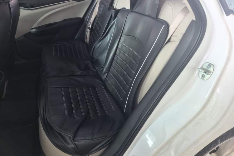 Used Buick GT 2019 15T Dual-Clutch Connected Elite Model China VI Left Rear Seat
