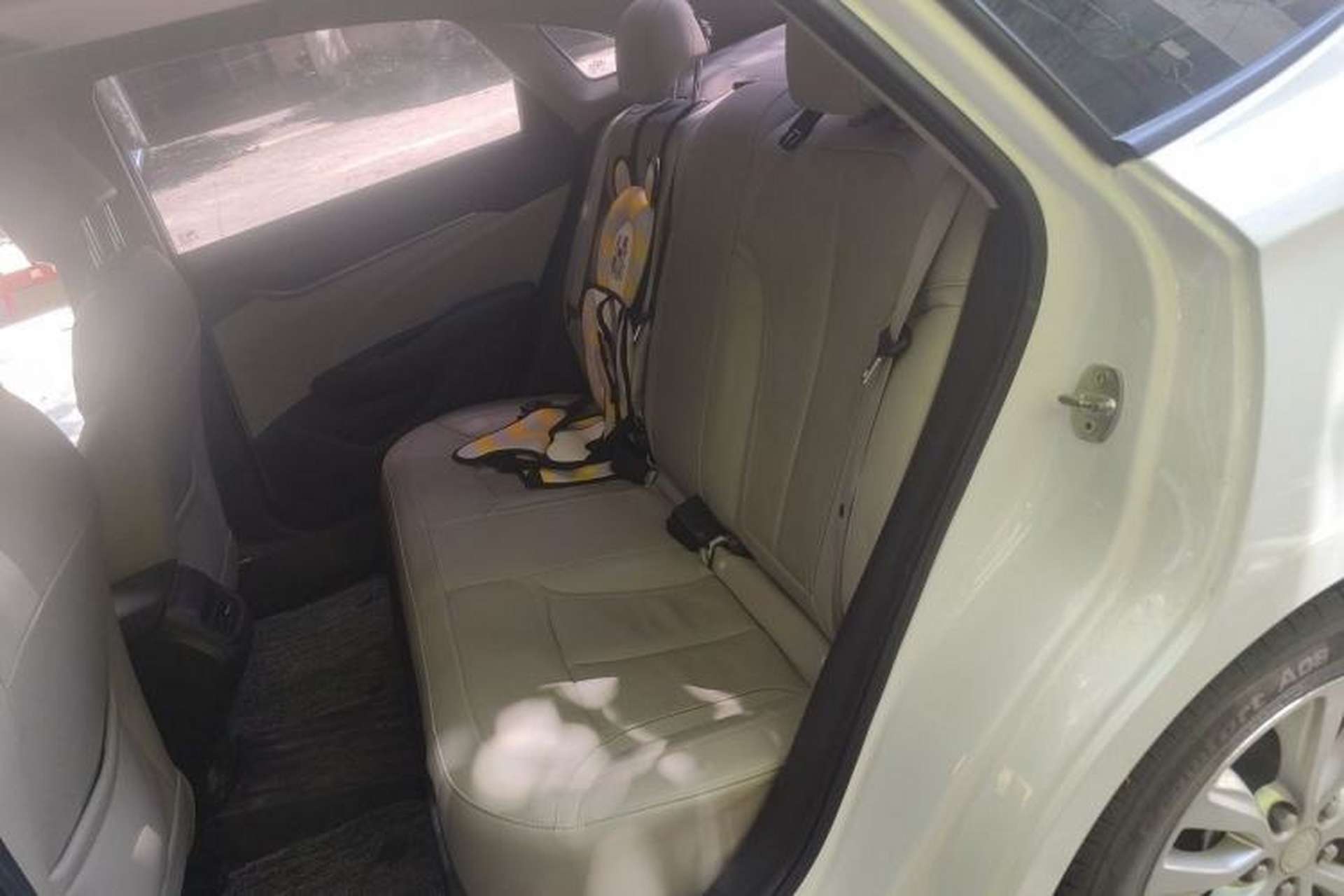 Used Buick GT 2019 15T Dual-Clutch Connected Elite Model China VI Left Rear Seat