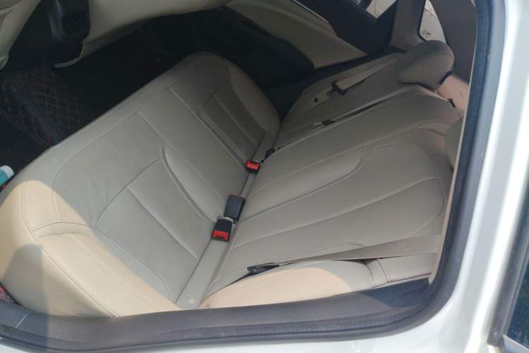 Used Buick GT 2019 15T Dual-Clutch Connected Elite Model China VI Left Rear Seat