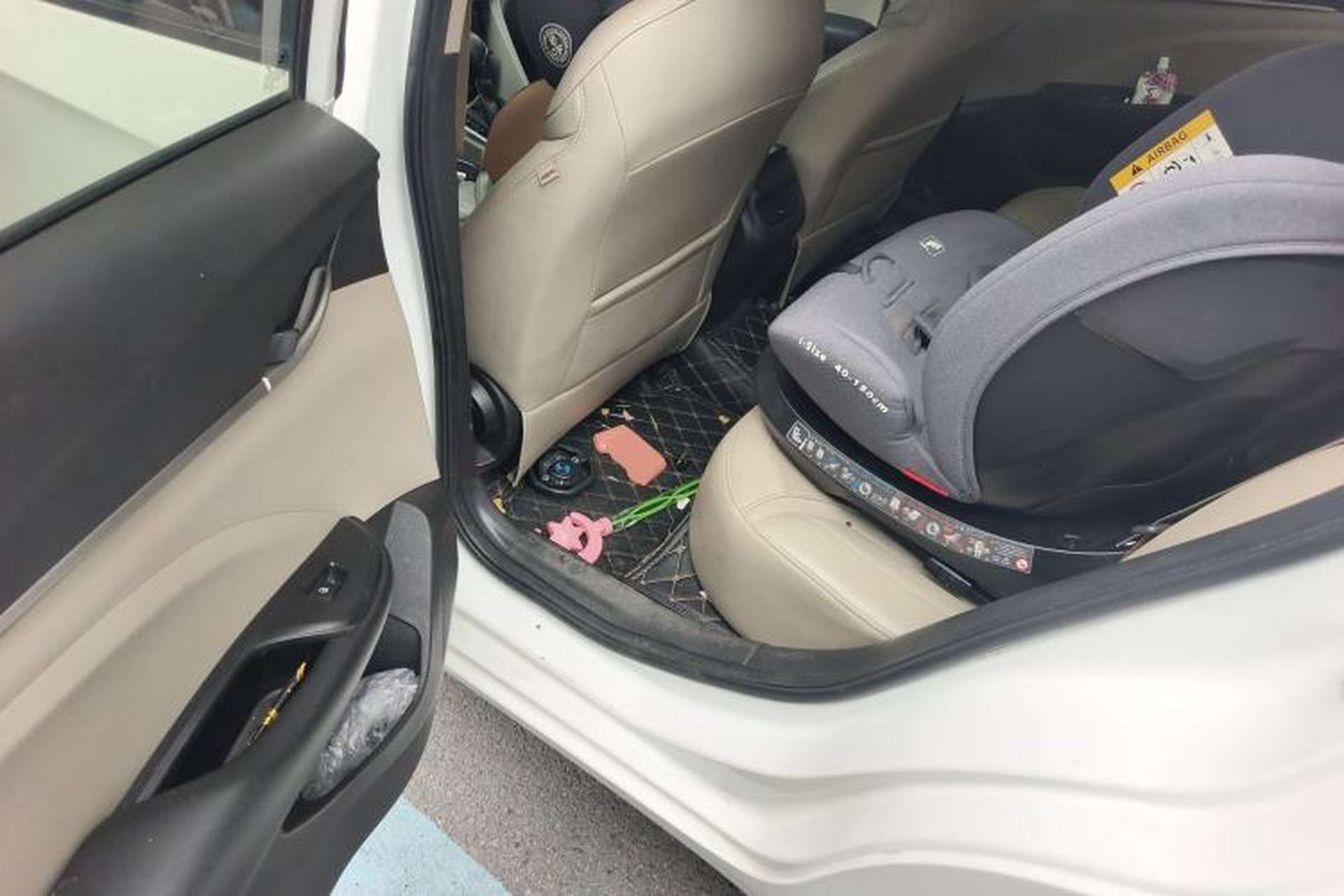 Used Buick GT 2019 15T Dual-Clutch Connected Elite Version China V Standard Left Rear Seat
