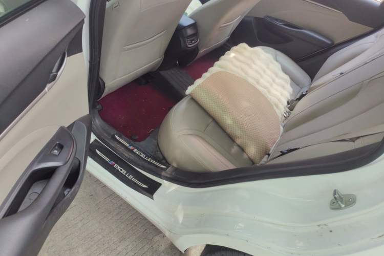 Used Buick GT 2019 15T Dual-Clutch Connected Elite Model China VI Left Rear Seat