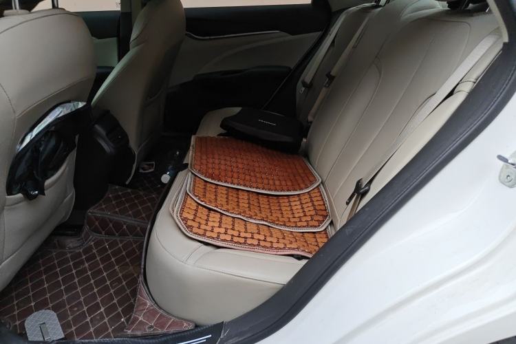 Used Buick GT 2019 15T Dual-Clutch Connected Elite Model China VI Left Rear Seat
